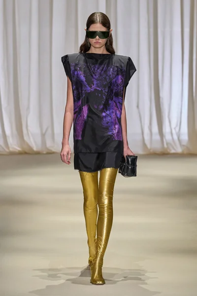 Look 40